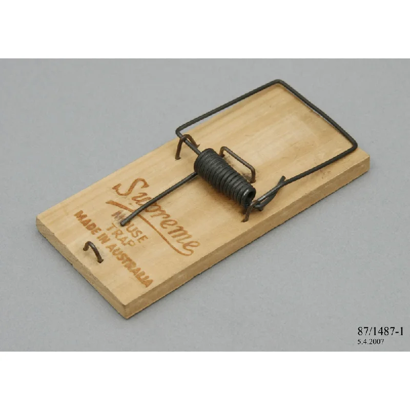 - Postoperative pet anti-licking Elizabethan collarSupreme Mouse Trap